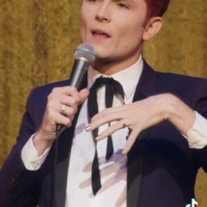 Rhys Nicholson Instagram - Rhys Nicholson - "Dinner Party" #rhysnicholson #live #comedy #standupcomedy #liveshow #tour #d2mberlin #funny