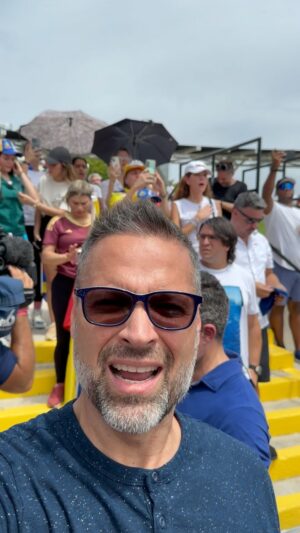 Ricardo Álamo Instagram - Gloria a mi bravo Pueblo 🇻🇪 desde aquí los acompañamos, a nuestro Pueblo heroico que está firme en nuestra Patria 🌅🙏🏼