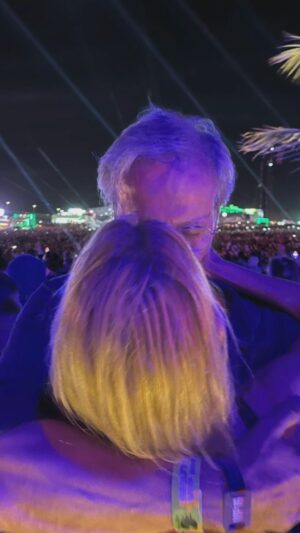 Ricardo Carriço Instagram - Parabéns meu amor por completares a quinquagésima volta ao sol!
Que a vida te traga tudo o que desejas e que estejamos sempre juntos neste nosso namoro cheio de amor diário, de gargalhadas e de tanta cumplicidade. A M O-T E!!❤️

@ana.rebelo_ 
@rockinriolisboa 
.
.
.
#aniversario #amor #amizade #love #happybirthday #rockinrio #50aniversario #50