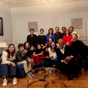 Ricardo Carriço Instagram - We are familly!🎄Feliz Natal!!!🎄

@ana.rebelo_  @jcclisboa
@trebell_____ @teresa.malfeito @martimmalfeito 
@rebelo.pedro @monica.rebelo.963 @tomas.rpires @franciscamalfeito @manuelrebelooficial @acatarinaorega 

#natal #famila #tradição #paz #jesus #nascimento #presentes