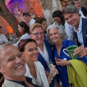 Ricardo Carriço Instagram - Grande fim de tarde no Castelo de São Jorge, com esta fantástica companhia! 👑

@herman.jose.oficial 
@bordallopinheiroofficial 

#mother #amigos #castelosaojorge #sunset #lisbon #lifestyle