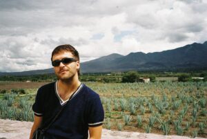 Ricardo Gómez Instagram - De cuando hicimos una cata de mezcales. 

#35mm