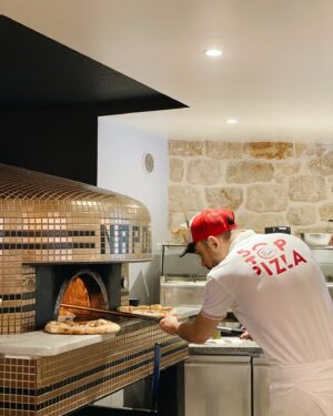 Ricardo Larrivée Instagram - 🇫🇷 ADRESSES GOURMANDES À PARIS 🥐

De passage à Paris pour les vacances ou pour les Jeux olympiques? Voici 17 adresses gourmandes à essayer lors de votre prochain séjour dans la ville lumière!

Lien dans le profil (@ricardocuisine) pour les découvrir.