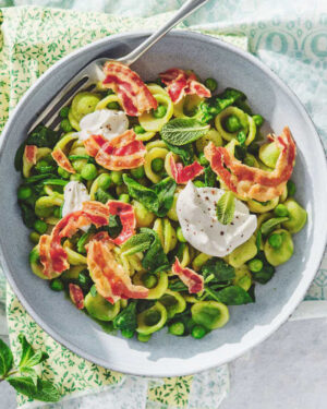 Ricardo Larrivée Instagram - 🍝 PÂTES ENSOLEILLÉES ☀️

Impossible de résister à des pâtes et encore moins lorsqu'elles goûtent l'été! Voici 6 recettes fraîches et ensoleillées, parfaites pour un pique-nique ou même un lunch sous le parasol.

Lien dans le profil (@ricardocuisine) pour voir les recettes.

_______

🍝SUNNY PASTA DISHES☀️

Pasta is hard to resist, especially when it tastes like summer! Here are six fresh and bright recipes that work for a picnic in the park or lunch under a parasol.

Click the link in our bio (@ricardocuisine) for the recipes.