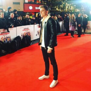 Richard Wisker Instagram - WORLD PREMIERE OF SURVIVING CHRISTMAS WITH THE RELATIVES 🎅🏾