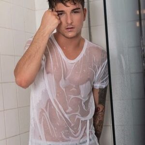 Richard Wisker Instagram - Cold Showers In The Summer🥶. Photo Credit 📸@ejlewis