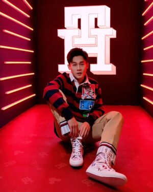 Richie Koh Instagram - Celebrating Disney's 100th year anniversary with @TommyHilfiger at their new Raffles City store! Come say Hi to Mickey! He will be here till 25th of June!

#DisneyXTommy #TommyHilfigerSG