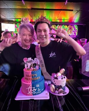 Richie Koh Instagram - It's been an incredible month!

I'm not someone who usually celebrates my birthday, but this year I received an overwhelming amount of love.

From the heartwarming birthday cake surprise by @resortsworldgenting @kristine0510 , along with @denniszhouchongqing and @meigui.k , to having over 700 guests sing "Happy Birthday" to me—I will never forget that moment.

To my beloved cast, crew, and production team of #好孩子, thank you so much for your love and support! You created a safe space for me to perform, showed immense patience and creativity, and pushed boundaries every single day. And, of course, thank you for all the drinks, food, and snacks—too many calories to count!

Lastly, to my glam team: thank you for always supporting my vision and dreams and for always standing behind me. Let's stay together for as long as time allows. @urbanhairsg @makeupentourage @kanerayn