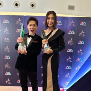 Richie Koh Instagram - 9th April 2023
A day to remember.
Thankful for everything that has happened.

Love ones, families, friends, and @richiekoh_officialfc come together to show support and love for the most important day of local showbiz!

Once again, I've received the outpouring of love and congratulations from many of you! I hope everyone walks away with something from 你的世界我们懂. In turn, I received 4 lovely memorable and unforgettable gifts from you guys! Thank you all😍

Best Male Show Stealer
Most Popular Rising Star
Best Actor
Photo with @sammi_chengsauman (swipe to the end to see my selfish request😅) thank you for capturing it!

Makeup: @makeupentourage @dolleiseah
Hair: @urbanhairsg
Outfit: @suitsupply
Accessories: @fredjewelry
Watch: @hublot @hublot_singapore @thehourglass_official