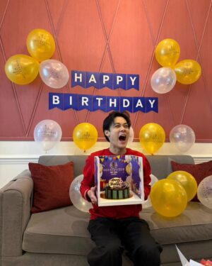 Richie Koh Instagram - It's been an incredible month!

I'm not someone who usually celebrates my birthday, but this year I received an overwhelming amount of love.

From the heartwarming birthday cake surprise by @resortsworldgenting @kristine0510 , along with @denniszhouchongqing and @meigui.k , to having over 700 guests sing "Happy Birthday" to me—I will never forget that moment.

To my beloved cast, crew, and production team of #好孩子, thank you so much for your love and support! You created a safe space for me to perform, showed immense patience and creativity, and pushed boundaries every single day. And, of course, thank you for all the drinks, food, and snacks—too many calories to count!

Lastly, to my glam team: thank you for always supporting my vision and dreams and for always standing behind me. Let's stay together for as long as time allows. @urbanhairsg @makeupentourage @kanerayn