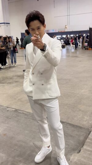 Richie Koh Instagram - #beforeandafter of @richiekrq 

#mediacorpstarawards2023 #starawards2023 #tcastarawards2023 #红星大奖2023