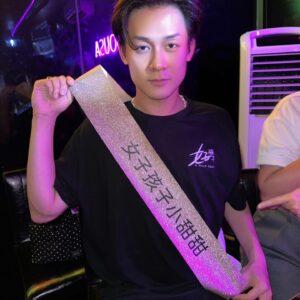 Richie Koh Instagram - It's been a hell of a ride! Hell of a birthday celebration! Everyone snoop me twice in a row!

It's been great! Been a pleasure to work with a bunch of creative people who never settle for mediocre! Thank you to every single one of the production team. Thank you for the hardwork!

A Good Child, Huat ah! #AGoodChildMovie #好孩子