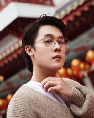 Richie Koh Instagram - Styling up myself with @BolonEyeWear @BolonEyewearSG for the year of the Dragon! Wish everyone Heng Heng Huat Huat!

#BolonEyewear #FW23 #BoldLikeYou #BH6015B13