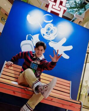 Richie Koh Instagram - Celebrating Disney's 100th year anniversary with @TommyHilfiger at their new Raffles City store! Come say Hi to Mickey! He will be here till 25th of June!

#DisneyXTommy #TommyHilfigerSG