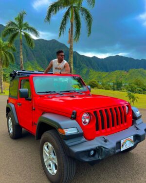 Rickey Brown Instagram - Season 32 Episode 1🙏🏾 Magic Year🪄#bdayshenanigans #hawaii