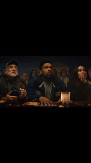 Rickey Brown Instagram - Super Bowl Commercial for @fanduel with the legendary Carl Weathers 🙏🏾🙏🏾🙌🏾🙌🏾 Who caught it? #fanduel #ripcarlweathers #superbowl #commerical #superbowlcommercial #actor #acting #actors #sportsbetting #vegas #lasvegas #kickofdestiny2 #gronk