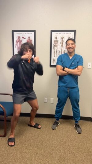 Ricky Turcios Instagram - Number 1 chiropractor @dr.tonyphan ⚡️⚡️⚡️😎 #TheUltimateFighter @venum @ufc