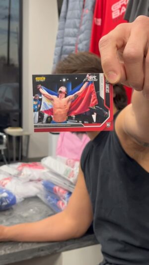 Ricky Turcios Instagram - 😊 @ufc @paniniamerica #TheUltimateFighter