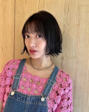 Rie Kitahara Instagram - ✂︎✂︎✂︎
40cm、髪をばっさり切りました！
初のショートヘアです💇🏻‍♀️💋

ずっとやりたかったヘアドネーションができて
とても嬉しいです😌💟
YouTubeもぜひ見てね！
断髪式の様子が見れます🫶🏻

似合ってますか？🩵🪽