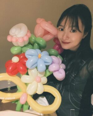 Rie Kitahara Instagram - 33歳になりました🎂✨

今年はたくさんお誕生日会をしてもらいました💟
ここに残させてください😌🎀
幸せな瞬間がたくさんあったよ~

1枚目の写真は…あきちゃのYouTubeで配信されるので
それもお楽しみに☺️

33歳も周りを大切に、
楽しく、穏やかに、幸せに過ごしていきたいです。
今年もよろしくお願いします🫶🏻