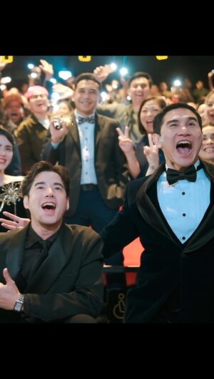 Rigen Rakelna Instagram - Masih di meriahnya gala premiere dan komentar para  penonton yang hadir ☺️😁

Yappp mimin paham level penasaran kalian tiap liat postingan mimin langsung 📈🫵

Ingatttt sabar adalah koenci, tapi kalau masih tidak sabar, bisa langsung amankan tiket Meet & Greet nya yang sudah hampir SOLD OUT 🥹🥹🥹

Film “Kang Mak From Pee Mak” | 15 Agustus di Bioskop

#KangMakFromPeeMak
#KangMak
#PeeMak

@vinogbastian__ @marshatimothy @indrowarkop_asli @t_orasudi_ro @indrajegel @rigensih @andreastaulany @therealtarzan2115 @tjgukguk @amingisback @jirayutdaa4official @anantarispo @aphang_alimsudio @herwinnovianto @er1ca