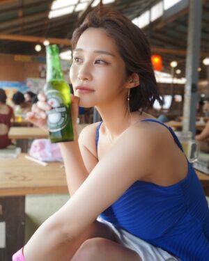Rin Takahashi Instagram - 何飲む？🍺✨