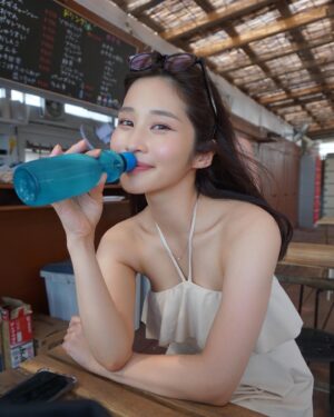 Rin Takahashi Instagram - 夏は炭酸飲みたくなる☀️
お仕事の方もお出かけされる方もいらっしゃると思いますが
お外に出る人は熱中症に気をつけてお過ごし下さい✨
素敵な１日になりますように🥰