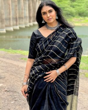 Rinku Rajguru Instagram - उसूल पक्के, दिमाग़ ख़राब 
रंग सावला,दिल साफ़!