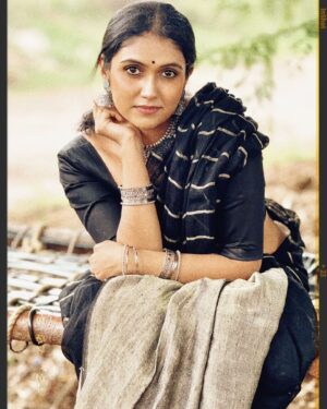 Rinku Rajguru Instagram - उसूल पक्के, दिमाग़ ख़राब 
रंग सावला,दिल साफ़!