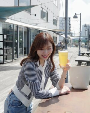 Rino Sashihara Instagram - 昼ビ🍺

カラコン⇨トパーズ ラテパール
アイシャドウ⇨Ririmew イノセントピーチ
リップ⇨Ririmew シアーティント・01パピーレッド