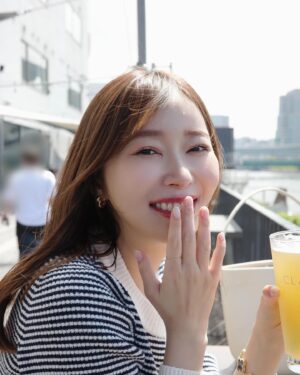 Rino Sashihara Instagram - 昼ビ🍺

カラコン⇨トパーズ ラテパール
アイシャドウ⇨Ririmew イノセントピーチ
リップ⇨Ririmew シアーティント・01パピーレッド