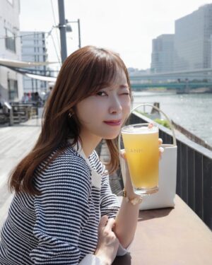 Rino Sashihara Instagram - 昼ビ🍺

カラコン⇨トパーズ ラテパール
アイシャドウ⇨Ririmew イノセントピーチ
リップ⇨Ririmew シアーティント・01パピーレッド