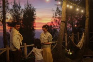 Rio Dewanto Instagram - Magical sunset @plataran.bromo - camp fire dinner while watching the sun going down.