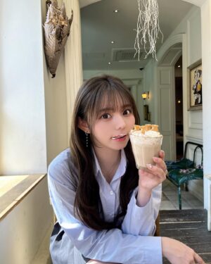 Rio Omori Instagram - ・
・
この可愛いミルクティー、美味しすぎて一瞬で飲み干しちゃった😂🫖💗
・
・
#大森莉緒 #おーりお #おりおんず #おりおの食 #おりおの旅 #韓国 #韓国旅行 #渡韓 #ソウル #韓国カフェ #狎鴎亭 #ロデオ  #ミルクティー #instagood #good #travel #korea #cafe #mooni #먹스타그램 #음식 #맛있다그램 #인스타푸두 #옷 #좋아요 #여행 #서울 #홍대 #빠니드엠무니