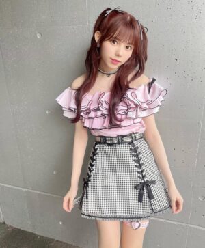 Rio Omori Instagram - ・
・
アイドルとしてデビューして今日で10周年👼🏻💕

芸能活動(キッズモデル)を始めたのは2.3歳なので、それを数えると20年も経ってるのは🤫笑

今でもこうして、ステージに経つ事が出来ているのは皆さんのおかげです。
いつも支えてくれてありがとう💐

これからもよろしくお願いします❤️‍🔥
・
・
 #大森莉緒 #おーりお #おりおんず #ピンクベイビーズ #e_yes  #ラストアイドル #x純文学少女歌劇団