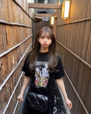Rio Omori Instagram - ・
・
久しぶりの帰省でゆっくり過ごしてます🏠🌱
・
・
#大森莉緒 #おーりお #名古屋 #ストレートヘア #jouetie #instagood #instapic #good #hair #패션 #코디 #오늘의코디 #오늘의패션 #전신샷 #코디스타그램 #옷 #좋아요