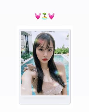 Rio Uchida Instagram - いえい🫣🦋

撮影の合間にプールで夏休み気分🏝️

#りおりなの旅 #リナティキー