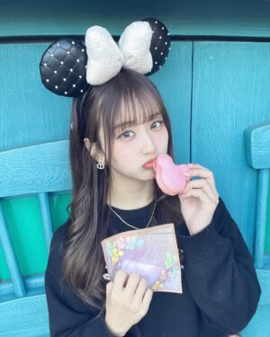 Ririka Moriwaki Instagram - DISNEY🐭🤍❕
このマカロンめちゃおいしかた❕
.
.
.
ヤングチャンピオンさんのデジタル写真集が販売されてるので皆様ぜひみて感想おしえてね☺︎☺︎
.
.
.
@une_fleur_yurika 
さんにパリジェンヌとアイブロウしていただきました😖🤍
急なお願いだったのにありがとうございました
お話も楽しかった〜〜💓❕

@decokashi 
毎回お世話になってるかっしーさーん！
今月もありがとうございました！
艶々髪に育ててもらってます😖🤍

#pr