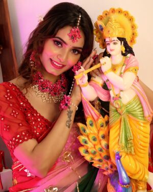Rishikaa Singh Chandel Instagram - नन्द के आनंद भयो, जय कन्हैया लाल की,
हाथी घोड़ा पालकी, जय कन्हैया लाल की।
आप सभी को श्री कृष्ण जन्माष्टमी की हार्दिक शुभकामनाएं!
:
:
#rishikasinghchandel #potd #photooftheday #janmashtami #krishna #radhekrishna