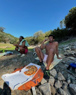 Rita Pereira Instagram - Nasci e cresci em frente à praia mas desde bebé que passei férias no campo, em ribeiras, praias fluviais, fosse em casa dos meus avós na Beira Beixa, fosse a acampar por Portugal. 
Sempre disse que seria algo que quereria partilhar com os meus filhos. Estou a cumprir a promessa e o Lonô também está a adorar. Já estou ansiosa para que tenha idade de ir para os escoteiros ✌🏾

Passei dias maravilhosos aqui em Pedrógão Grande (e arredores). Obrigada @bernardorgoncalves e @tiagocareto 🤎

Do que gostam mais nas férias, praia ou campo?!