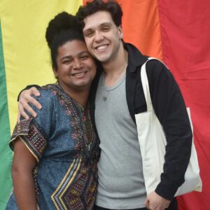 Rita von Hunty Instagram - O sorriso no rosto de quem pôde, mais um ano, contribuir com a formação nacional de quadros do @movimentosemterra !!!

Ontem eu estive na Escola Nacional de Formação Florestan Fernandes para contribuir na 2ª semana do ciclo nacional de formação. Nosso eixo eram as relações humanas e a emancipação. E nosso tema era "Ao capital interessa a violência, nossa é a emancipação."

Propus um dia de curso voltado a pensar as relações de poder através do Materialismo histórico dialético e como as ditas "minorias" são constituidas no processo de violência e dominação. 

Agradeço muito aos mais de 80 companheiros e companheiras de todo país que estiveram em sala comigo desde de manhã até o final do dia :)

Viva a reforma agrária! Viva nossa solidariedade de classe e viva o MST!