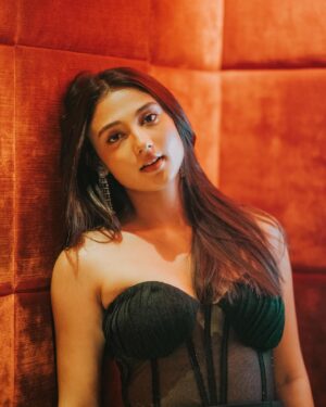 Ritika Nayak Instagram - Is it that sweet? I guess so
Mm, that's that me espresso
.
.
.
.

Photographer - @_anupphotography 
Stylist -  @shefalideora_ 
Outfit - @_anjali_jha_____ 
Acessories:- @houseofqc 
MUA : Praveen anna 
@swati_happe  @purplethoughtsind