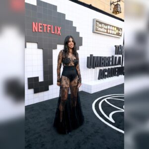 Ritu Arya Instagram - to my umbrella family - it is truly incredible to get to celebrate this experience of a lifetime with all of you. forever grateful to everyone - the fans, the cast, the crew - I love you all. 

now let’s do this thing, lila’s got a few more disguises left in her. TUA S4 this thursday aug 8th 💜

Hair: Kiki Heitkotter - @kikihaircutter 

Makeup: Kat Thompson - @kattthompson 

Styling: Sonia Young - @soniayoungstyle

Art by @trixirita