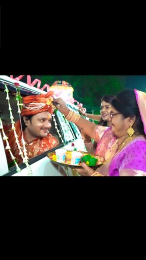 Ritu Singh Instagram - अगर बेटी की शादी एक अच्छे इंसान से हो जाए तो….. माँ-पापा को एक बेटा भी मिल जाता है 🧿😊♥️🙏

द्वारपूजा रस्म #speechless #time 
Thankful for all moments 🤞🫶 yes
my life partner 🙏 Thanku for each n every moment you planned for us ♥️,best person, best son , best actor, best love, best partner…. God always always bless you .::::..:::::