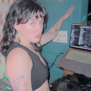Rivkah Reyes Instagram - clowning around in the DJ booth @howl.party.la 

📸: @dahliaghafoori 
🎥: @dramaddine 
#dj #wlw #sapphic #queerevents #pridemonth #queerdj #pride🌈