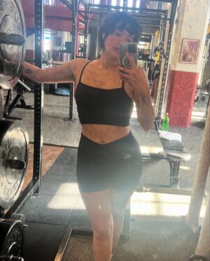 Rivkah Reyes Instagram - working it out on the remix with the girl in the mirror 💚