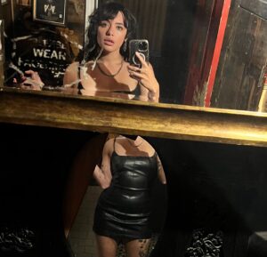 Rivkah Reyes Instagram - venus is in leo and I feel ok again