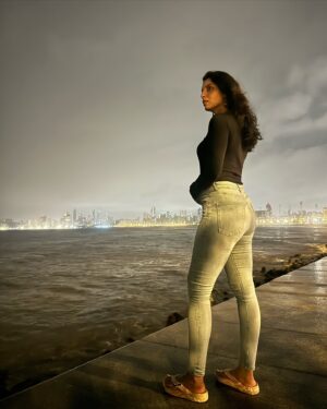 Riya Deepsi Instagram - Beautiful but misunderstood 🥰
Also this song is living in my mind rent free 😂
#insta#post#just#marinedrive#night#click#love#explorepage#taubatauba#breeze#windy