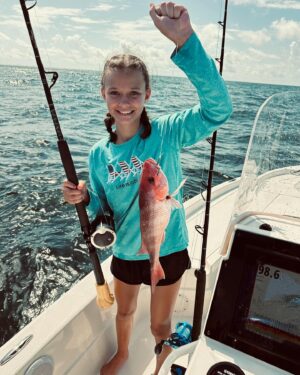 Rob Mariano Instagram - Probably gonna have to start a fishing show soon!!! What an amazing day making memories with great friends! Check out this Red Snapper!!! Lucia even caught this baby BlackTip Shark!!!🦈 #LuciaRose #CarinaRose #UncleTony #AuntSuzi @costasunglasses