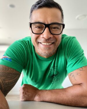 Robbie Magasiva Instagram - Merry Xmas bitches!!!
Love Robbie 💛